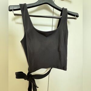 Lululemon crop tank with tie, size 4